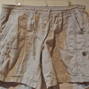 WOMENS LARGE TAN OLD NAVY SHORTS